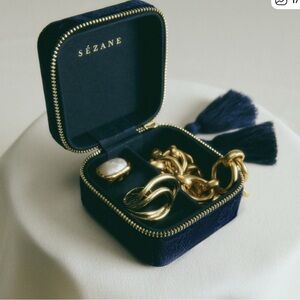 Sézane Gold Jewelry box in Navy